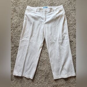 Womens Winter White Capri- Size 16